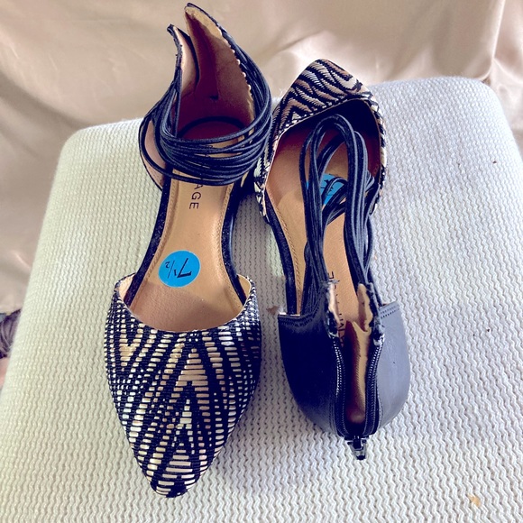 Brand new pointed toe three tone dressy flats, size 8 - Picture 3 of 3